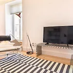 Lovelystay - Luxury Oasis In Bairro Alto * Лиссабон
