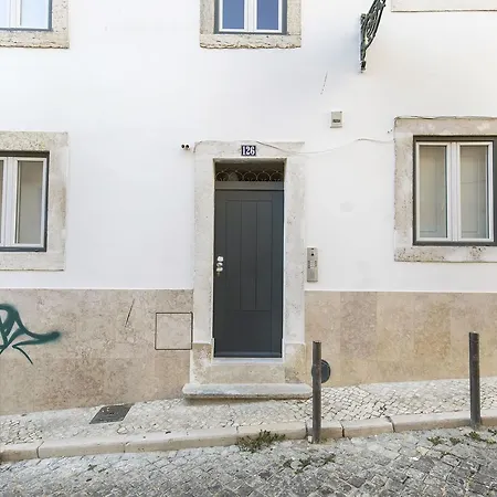 Апартаменты Lovelystay - Luxury Oasis In Bairro Alto *