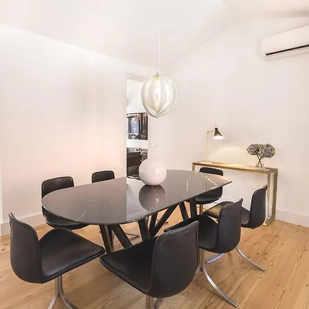 Lovelystay - Luxury Oasis In Bairro Alto Lisboa