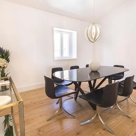 Lovelystay - Luxury Oasis In Bairro Alto Apartmán *