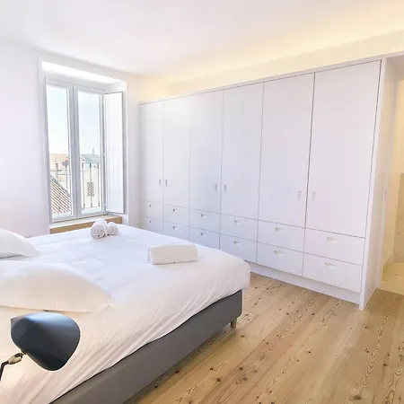Lovelystay - Luxury Oasis In Bairro Alto Lisboa