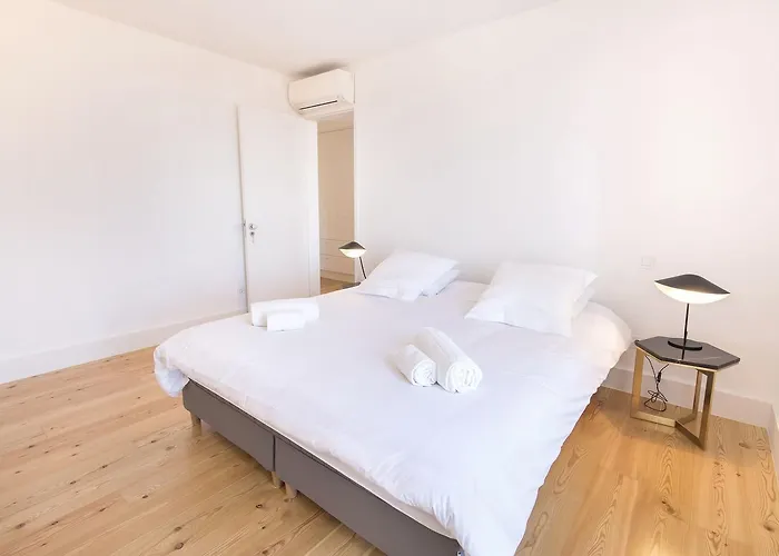 Lovelystay - Luxury Oasis In Bairro Alto Lisboa