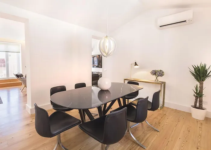 Lovelystay - Luxury Oasis In Bairro Alto Lisboa