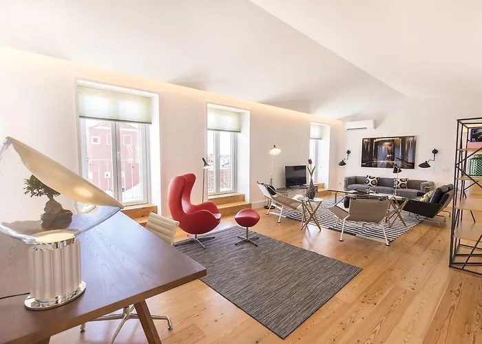 Lovelystay - Luxury Oasis In Bairro Alto شقة