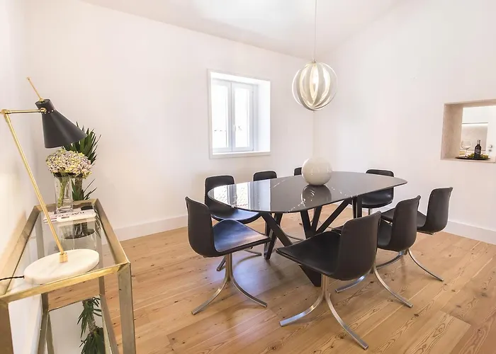 Lovelystay - Luxury Oasis In Bairro Alto شقة *