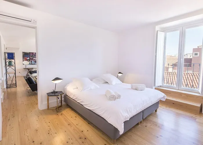 Lovelystay - Luxury Oasis In Bairro Alto شقة *