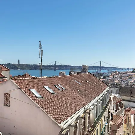 Lovelystay - Luxury Oasis In Bairro Alto Апартаменты *