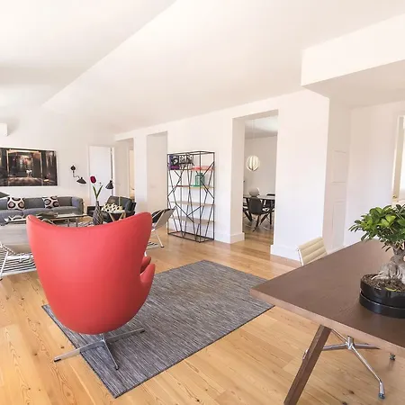 Апартаменты Lovelystay - Luxury Oasis In Bairro Alto Лиссабон