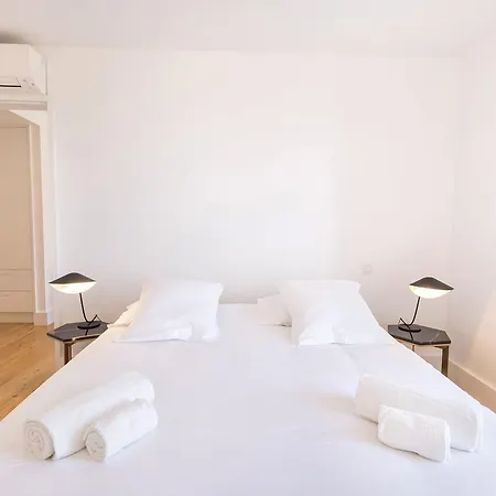 Lovelystay - Luxury Oasis In Bairro Alto Лиссабон